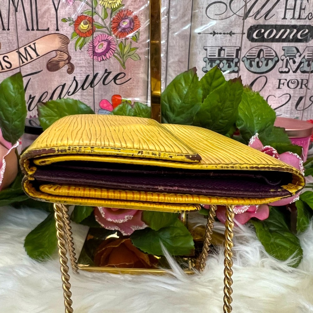 💜Louis Vuitton Epi Men’s Wallet - Picture 7 of 16